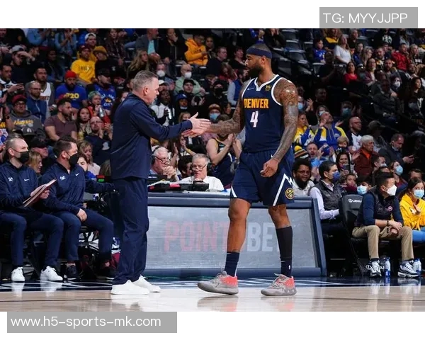 斯佩尔曼半场表现抢眼10投6中砍下14分7篮板2助攻正负值高达12